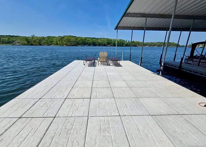 New Dock, Kayaks, Sunsets, Hot Tub Creal Springs