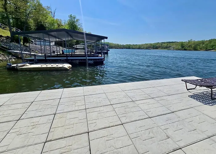 New Dock, Kayaks, Sunsets, Hot Tub Creal Springs